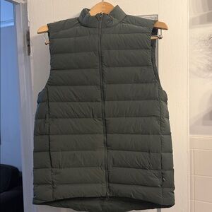Lululemon Men’s Navigation Stretch Down Vest - Forest Green - Size XS